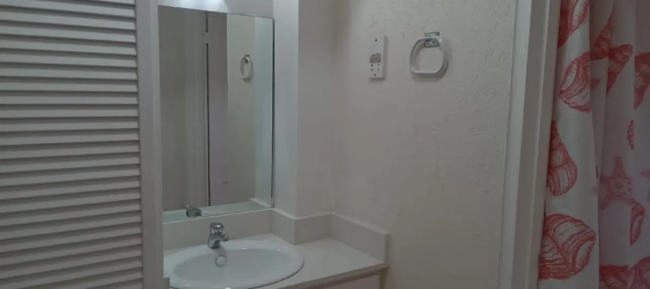 Hastings Towers Studio Apt Opp Sea, Beach, Restaurants & Bars Bridgetown 0*,